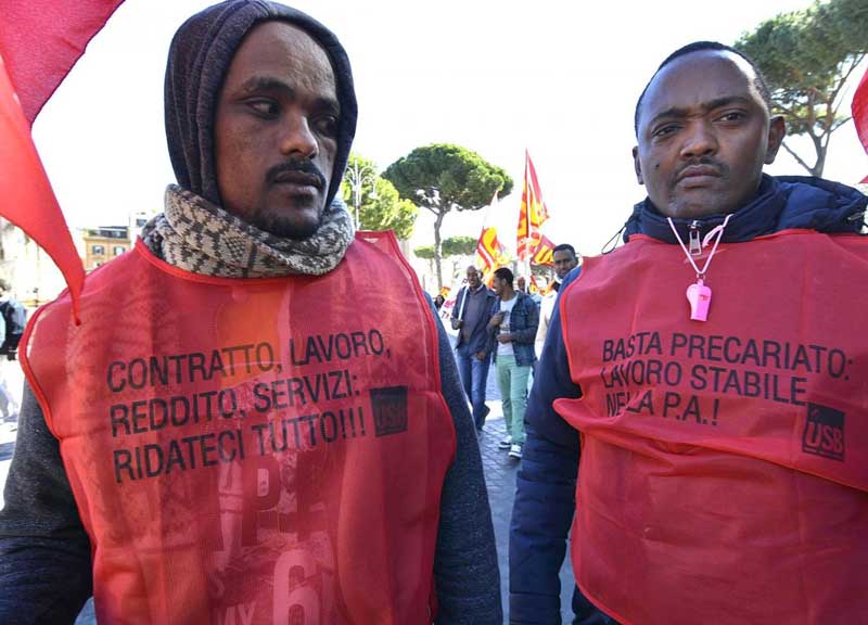 Migranti, regolarizzazioni in ritardo: il Tar condanna Ministero e Prefettura Migranti, regolarizzazioni in ritardo: il Tar condanna Ministero e Prefettura