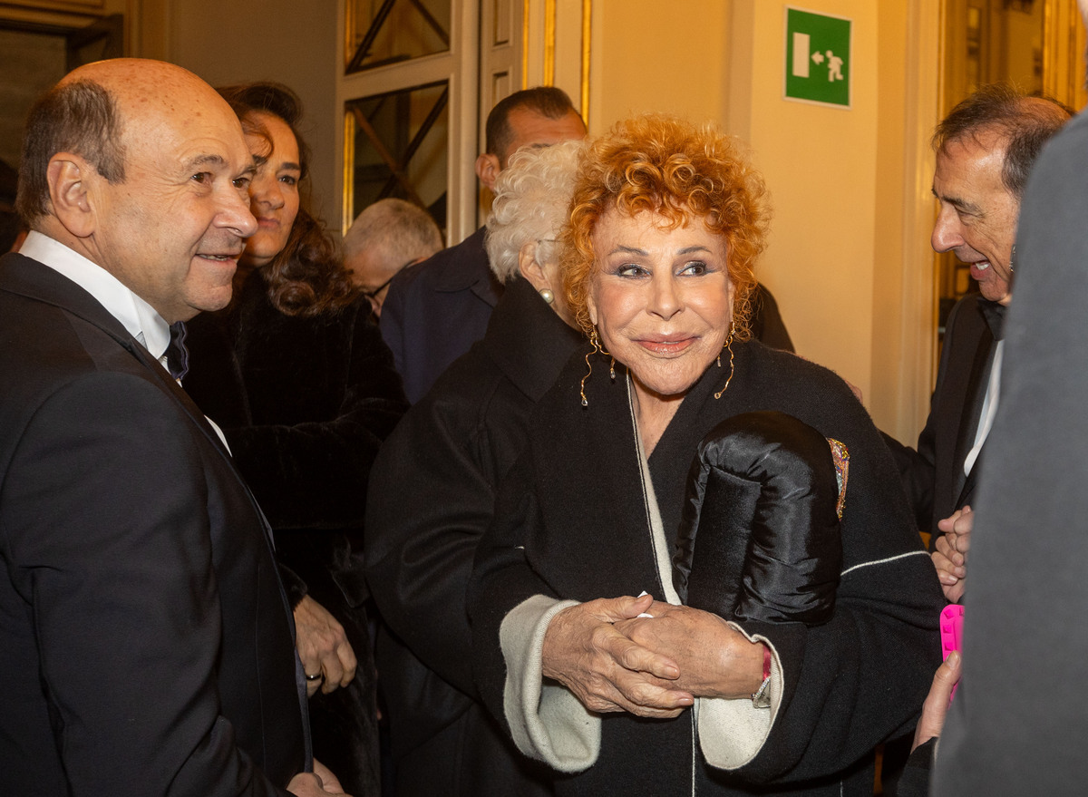 Prima della Scala, 13 minuti di applausi ma qualche buu per la regia. FOTO