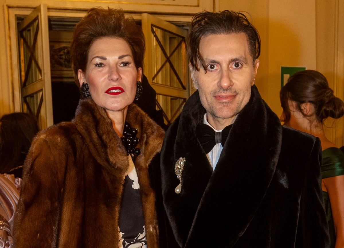 Prima della Scala, donne in rosso contro la violenza. FOTO