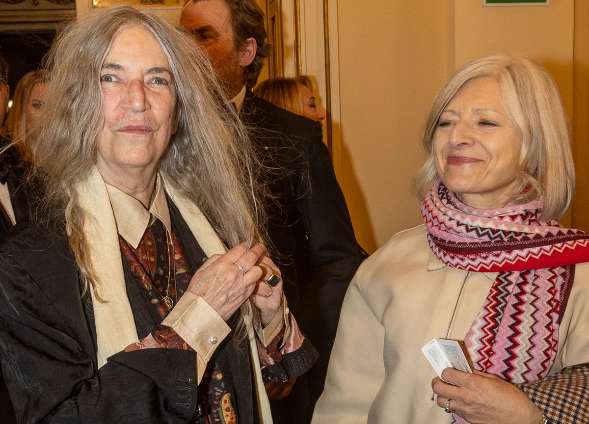 Prima della Scala, donne in rosso contro la violenza. FOTO