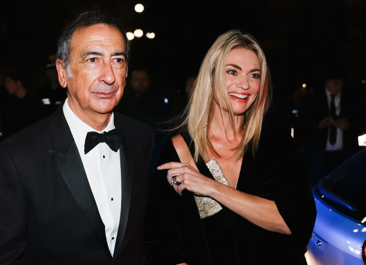 Prima della Scala, donne in rosso contro la violenza. FOTO