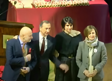 Giulia Tramontano, ovazione alla consegna dell’Ambrogino d’oro alla memoria a Milano