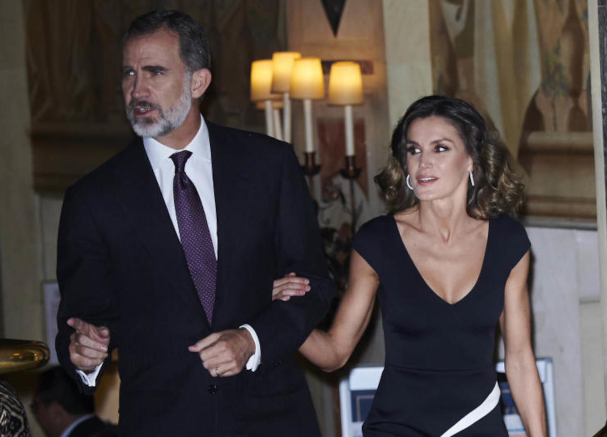 Spagna, l’amante della regina Letizia? Il cognato. “Amore, ho la tua pashmina”