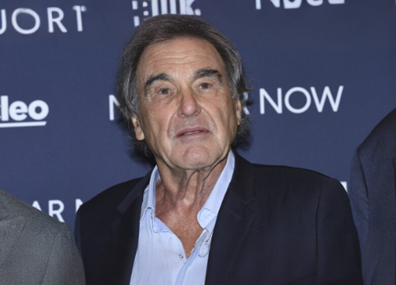 Oliver Stone festeggia 80 anni a Roma: “L’America ha fame di guerra”