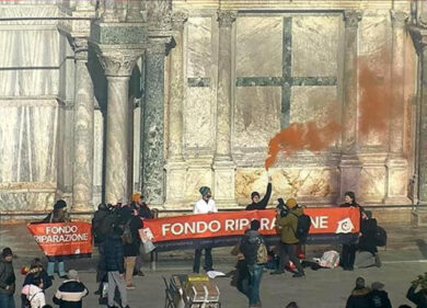 Venezia, blitz di Ultima Generazione: Nesquik sulla Basilica di San Marco