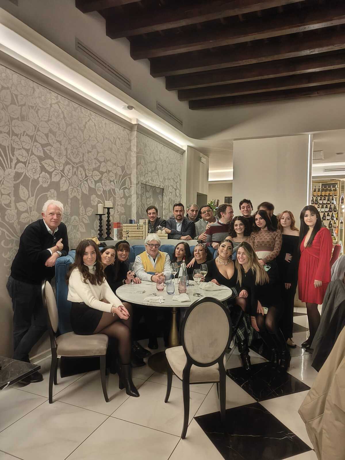 Affaritaliani.it augura buone feste: la cena di Natale della redazione-FOTO