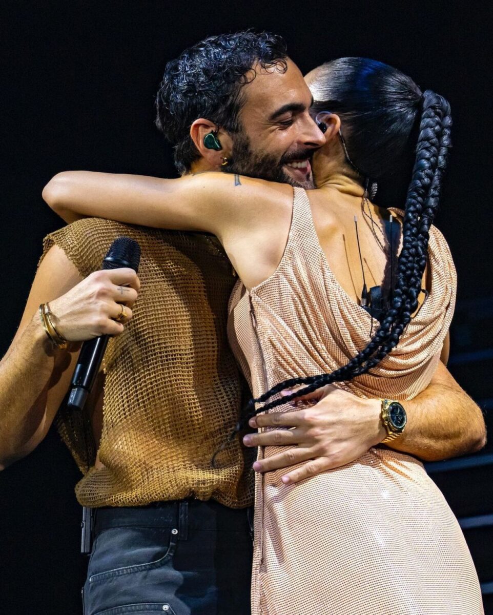 Elodie, sotto il vestito niente. La nuova foto “scandalo” della cantante
