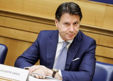 Conte: “Meloni mandi a casa Santanchè, Delmastro e Sgarbi”. La lettera