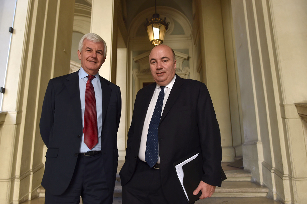 Mps, assolti gli ex vertici Profumo e Viola: il titolo scatta in Borsa Mps, assolti gli ex vertici Profumo e Viola: il titolo scatta in Borsa
