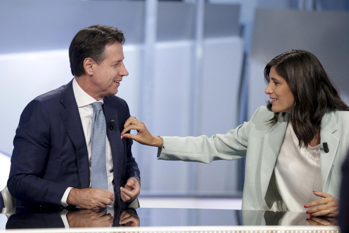 Chiara Appendino, dalla Juve alla politica: chi è il nuovo vicepresidente M5S Chiara Appendino, dalla Juve alla politica: chi è il nuovo vicepresidente M5S