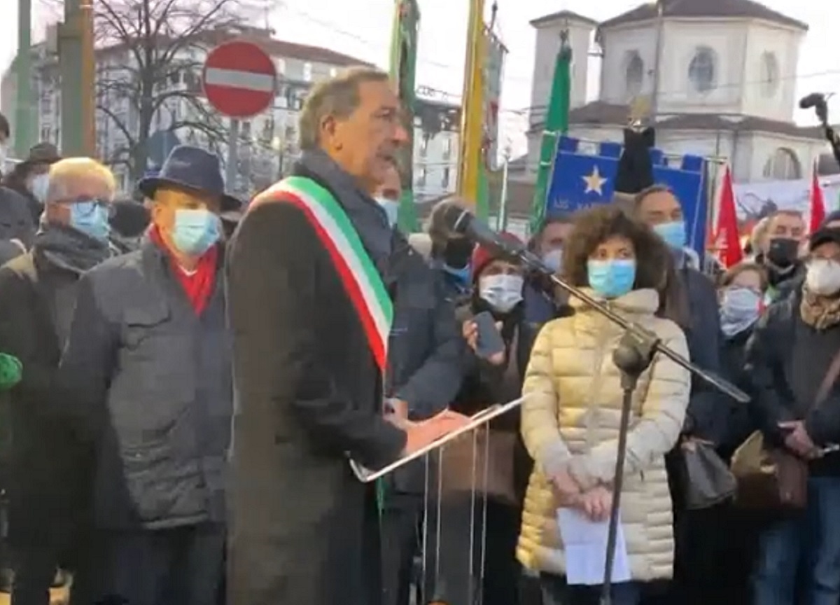 Piazza Fontana, anniversario della strage: Sala, “viva l’Italia Antifascista”