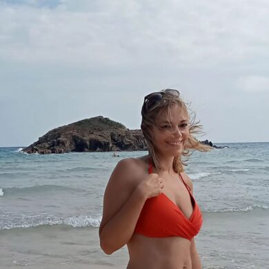 Chi è Michela Ponzani, la storica che bacchetta politici e giornalisti in tv