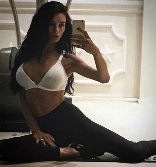Andreea Sasu, Madre Natura di Ciao Darwin che ex! Due star dello sport… Andreea Sasu, Madre Natura di Ciao Darwin che ex! Due star dello sport…