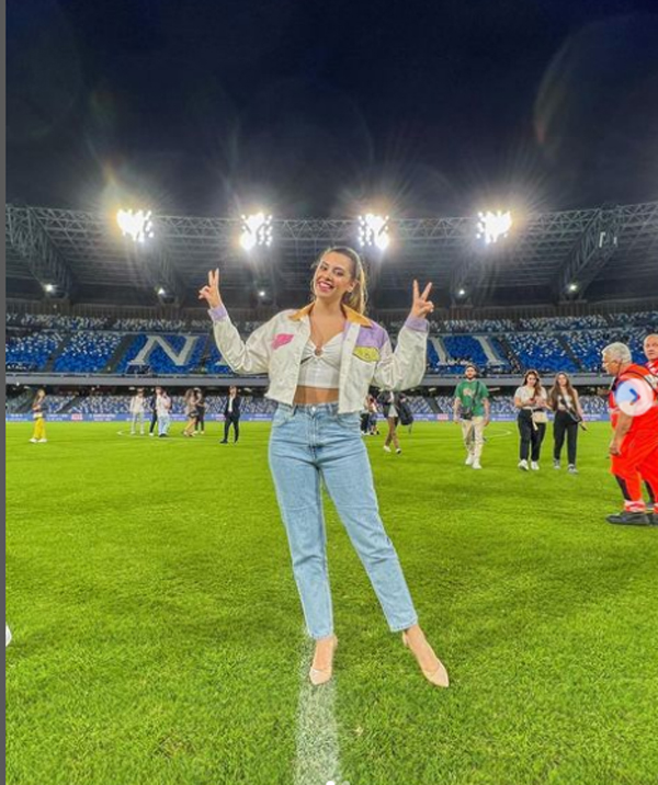 Mirea Flavia Stellato, suor Aisha di Bar Stella: “De Martino? Un vero signore e…” Mirea Flavia Stellato, suor Aisha di Bar Stella: “De Martino? Un vero signore e…”