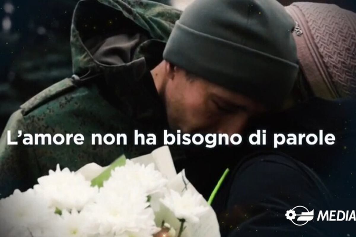 Mediaset, spot di Natale 2023. “L’amore non ha bisogno di parole”. Video Mediaset, spot di Natale 2023. “L’amore non ha bisogno di parole”. Video