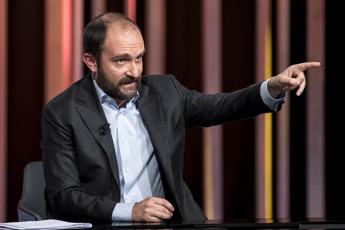 Casarini, compagni allo scoperto: Orfini-Fratoianni: “Davamo dritte alla Ong” Casarini, compagni allo scoperto: Orfini-Fratoianni: “Davamo dritte alla Ong”