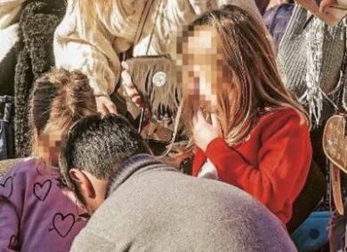 Giambruno a spasso con Ginevra. Potrebbe passare il Natale con Meloni