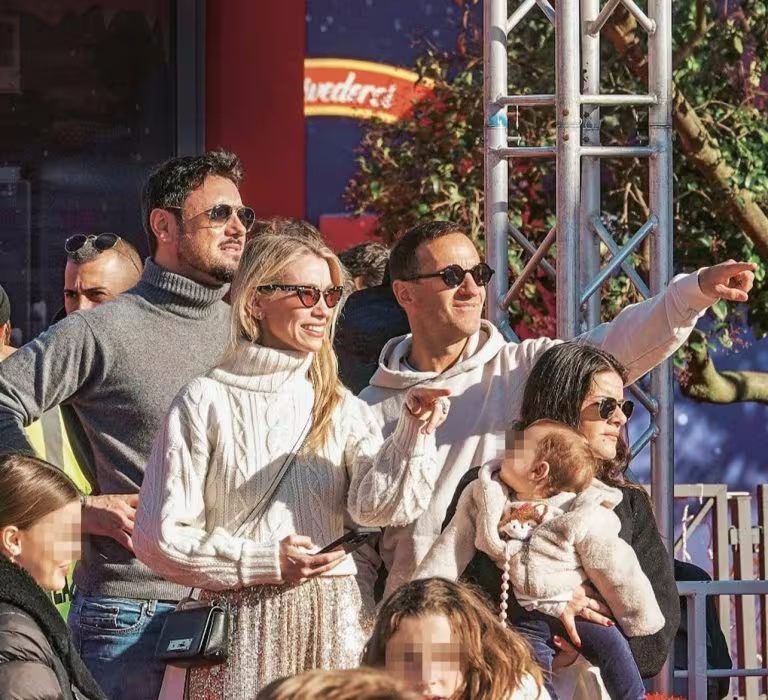 Giambruno a spasso con Ginevra. Potrebbe passare il Natale con Meloni