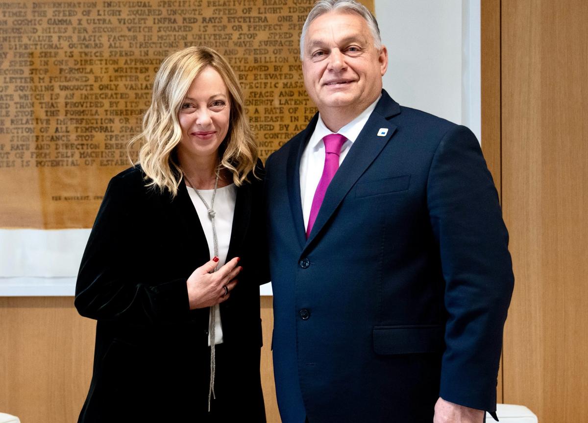 A Bruxelles faccia a faccia Meloni-Orban: via libera al Consiglio europeo A Bruxelles faccia a faccia Meloni-Orban: via libera al Consiglio europeo