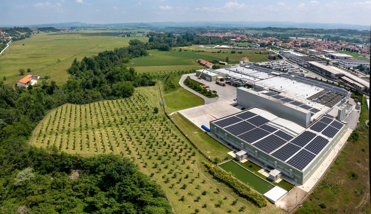 Intesa Sanpaolo al fianco di Eurostampa con un finanziamento di GBP 20,500,000 Intesa Sanpaolo al fianco di Eurostampa con un finanziamento di GBP 20,500,000