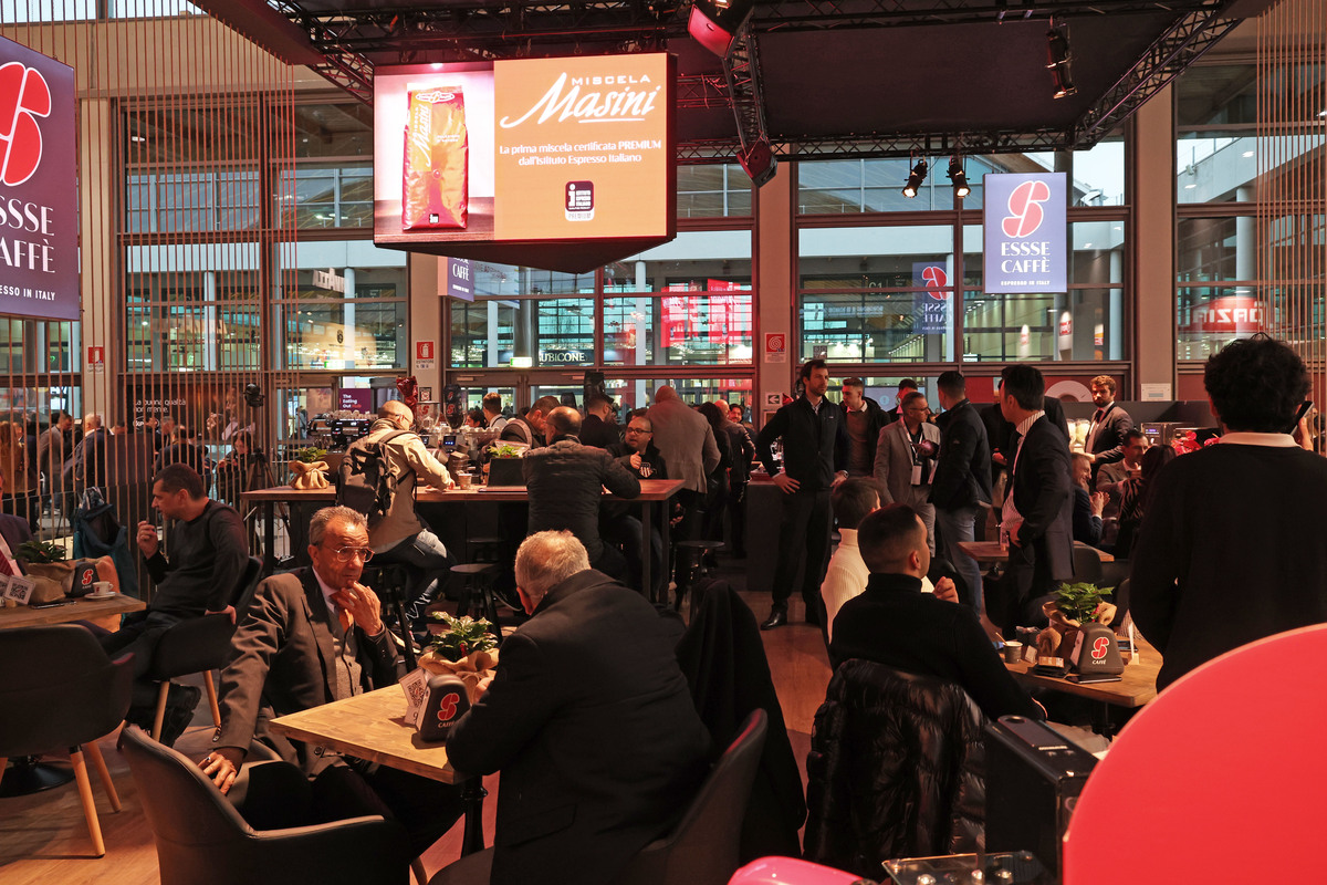 Essse Caffè a SIGEP 2024: al via il “Tavolo degli Aromi” dedicato al caffè Essse Caffè a SIGEP 2024: al via il “Tavolo degli Aromi” dedicato al caffè