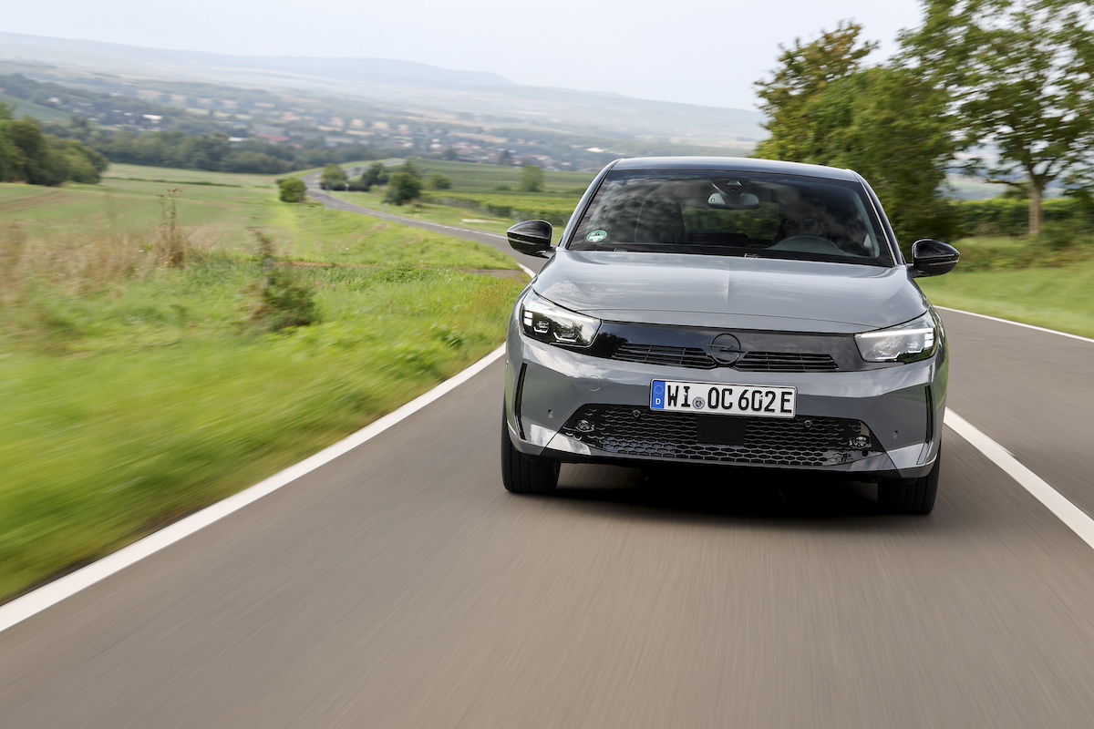 Nuova Opel Corsa Electric: un puro piacere di guida a zero emissioni Nuova Opel Corsa Electric: un puro piacere di guida a zero emissioni