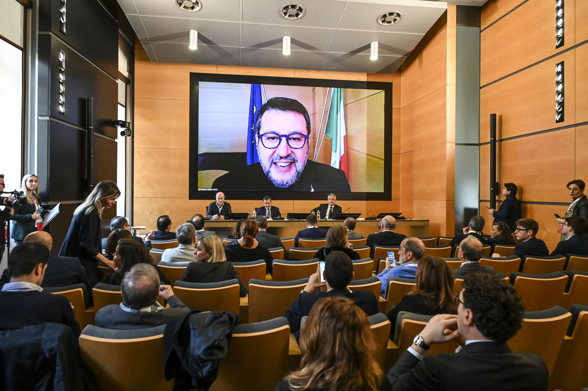 FS Italiane, previsti €13,4 mld per potenziare le infrastrutture calabresi FS Italiane, previsti €13,4 mld per potenziare le infrastrutture calabresi