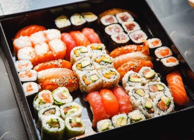 Mangiano sushi ma si sentono male: 241 persone infettate dal norovirus