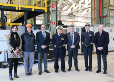 Fincantieri: taglio lamiera per la nuova Nave Idro-Oceanografica della Marina