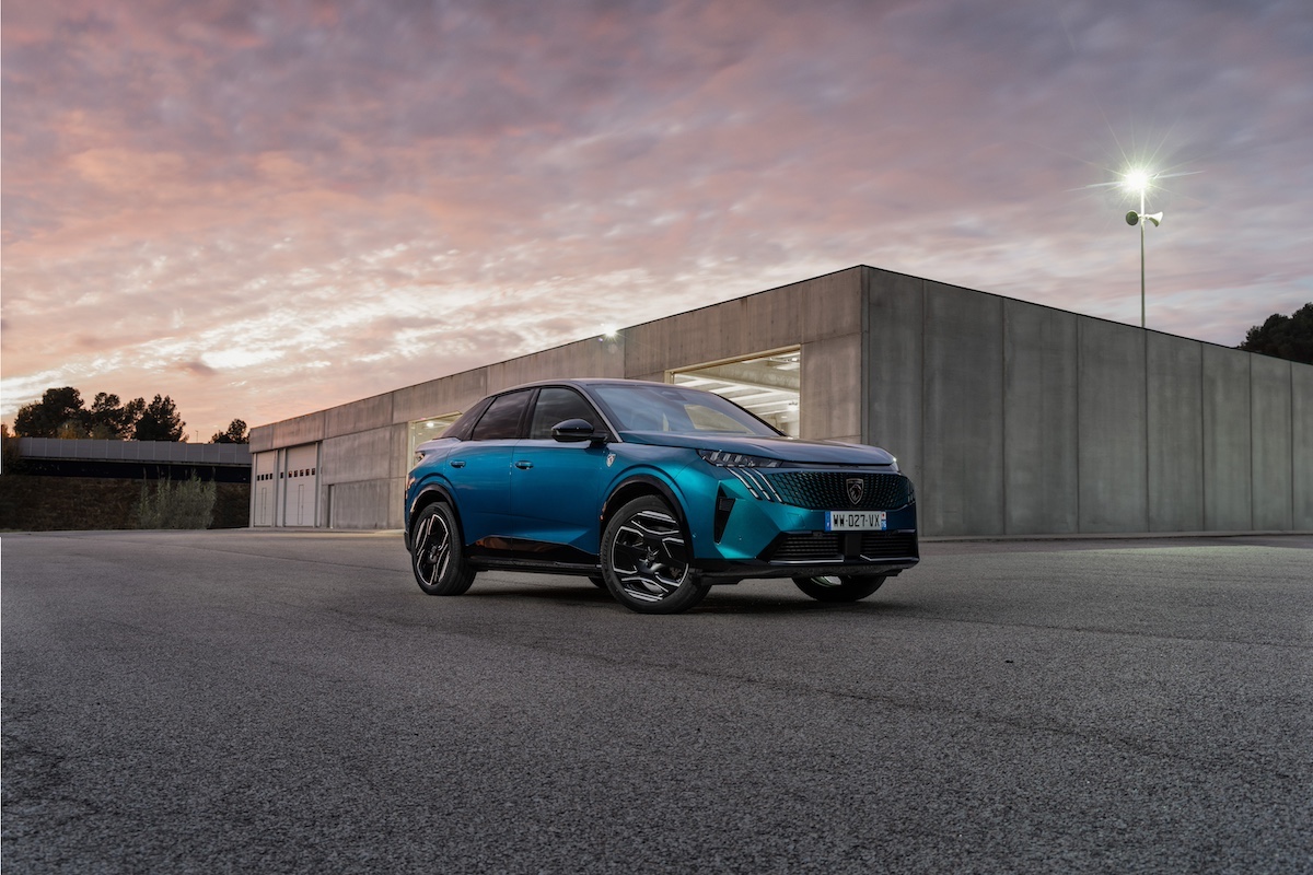 Nuova Peugeot E-3008, entra in una nuova era elettrica Nuova Peugeot E-3008, entra in una nuova era elettrica