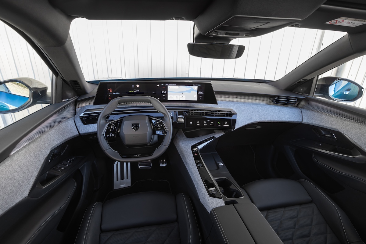 Nuova Peugeot E-3008, entra in una nuova era elettrica Nuova Peugeot E-3008, entra in una nuova era elettrica