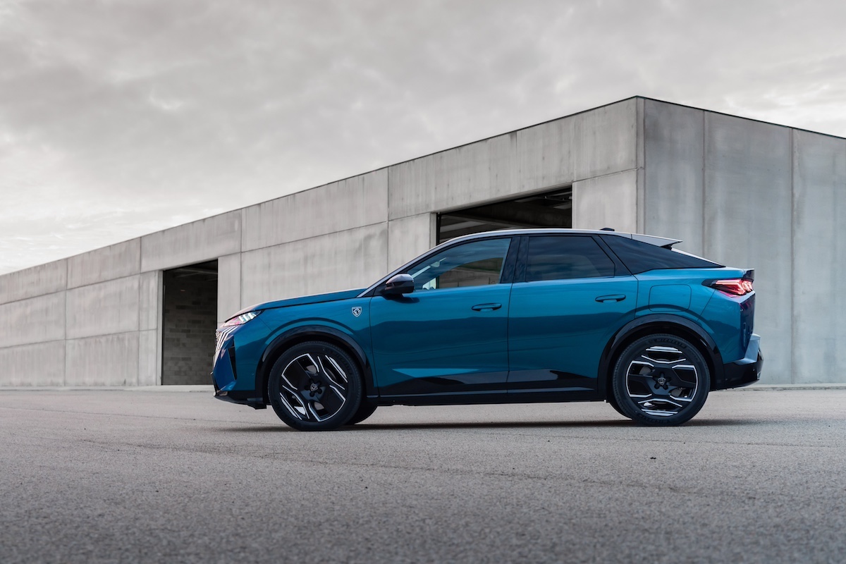 Nuova Peugeot E-3008, entra in una nuova era elettrica Nuova Peugeot E-3008, entra in una nuova era elettrica