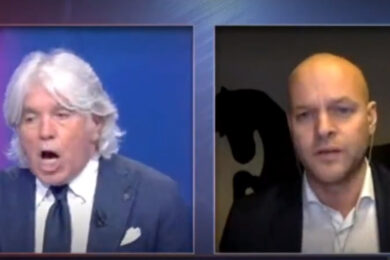 Zazzaroni-Biasin lite tv. “Var introdotto anche per fermare la Juventus”. “Non capisce una minchia”