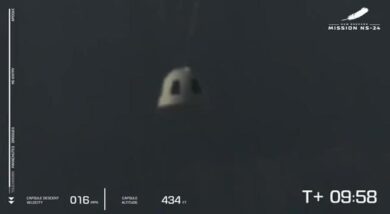 Blue Origin ha portato nello Spazio 33 esperimenti e 38mila cartoline