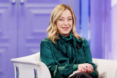 Meloni dopo Atreju dà il pacco al neomeloniano Porro, colpa di Giambruno?