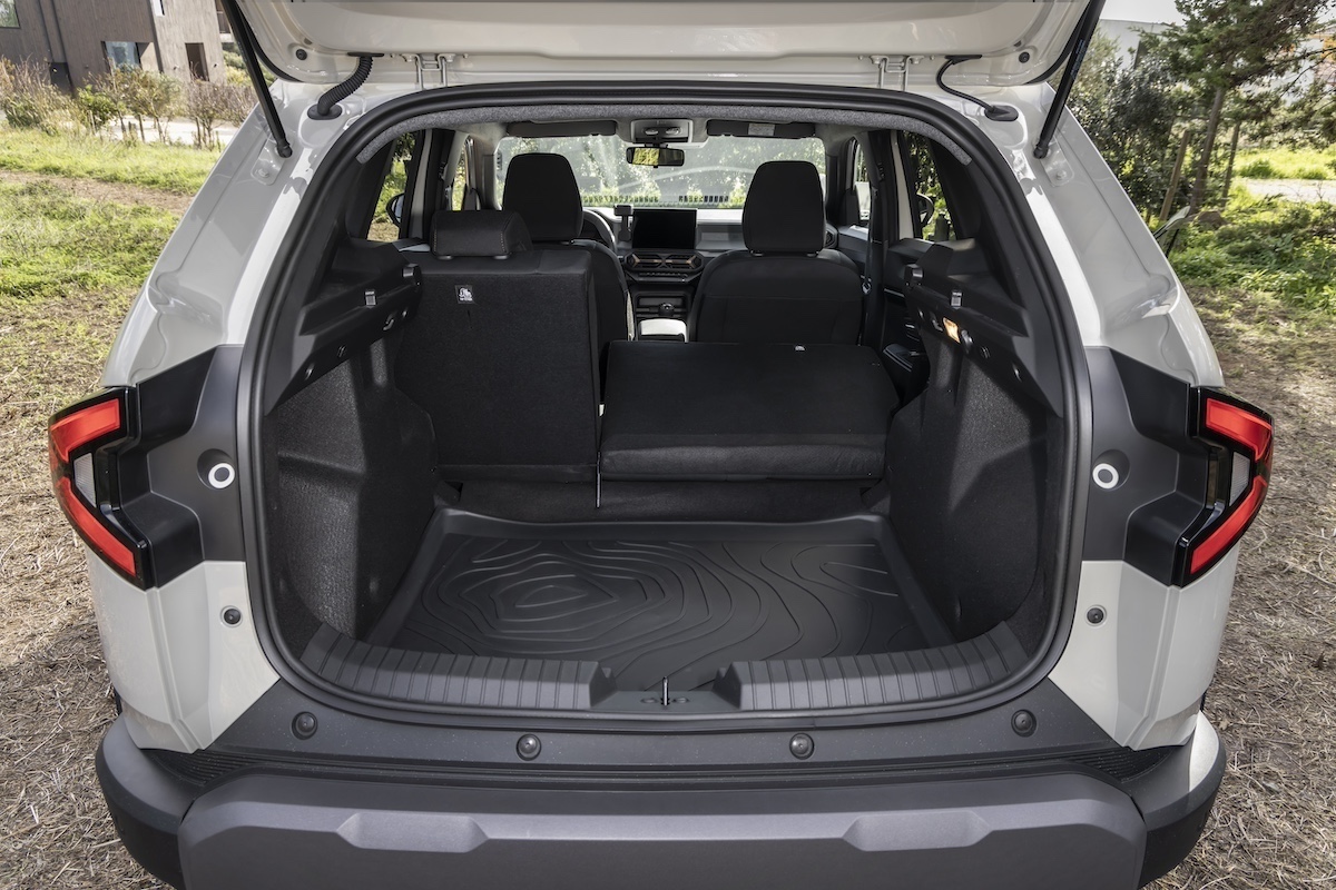 Nuovo DACIA Duster, la tecnologia ibrida alla portata di tutti Nuovo DACIA Duster, la tecnologia ibrida alla portata di tutti