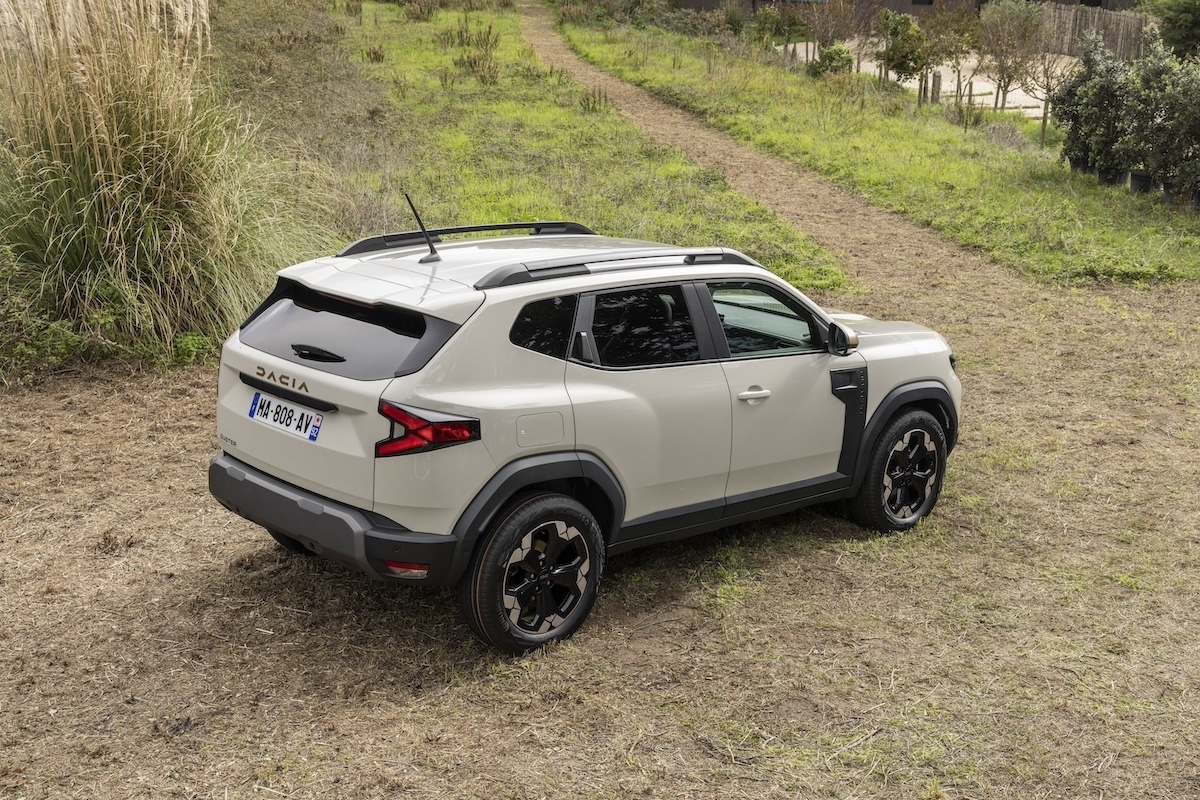 Nuovo DACIA Duster, la tecnologia ibrida alla portata di tutti Nuovo DACIA Duster, la tecnologia ibrida alla portata di tutti