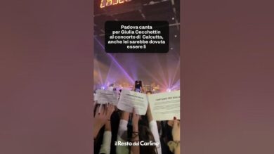 Cecchettin, flashmob durante il concerto di Calcutta a Padova per Giulia