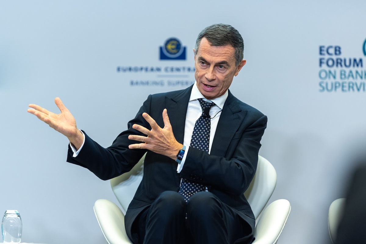 Mps-Unicredit, fu Mustier (e non Orcel) a fare la prima mossa: il retroscena Mps-Unicredit, fu Mustier (e non Orcel) a fare la prima mossa: il retroscena