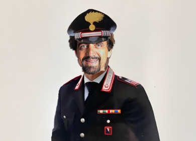 Staffelli comprò una divisa da carabiniere online: ora è teste nel processo