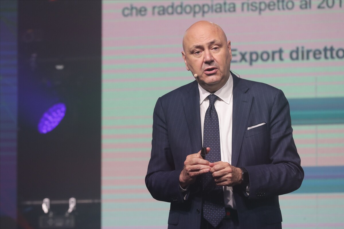 Smart Bank, guai per la fintech. Sciolto il Cda presieduto da Carnevale Maffè Smart Bank, guai per la fintech. Sciolto il Cda presieduto da Carnevale Maffè