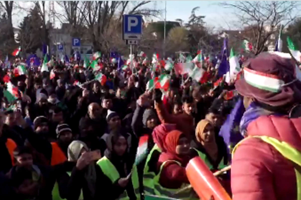 Monfalcone: sindaca leghista chiude luoghi di culto irregolari. Mussulmani protestano Monfalcone: sindaca leghista chiude luoghi di culto irregolari. Mussulmani protestano
