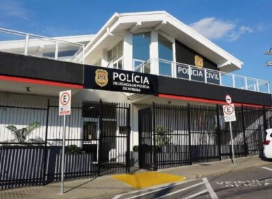 Lui la tradisce, lei si vendica: taglia il pene al marito e lo getta nel wc