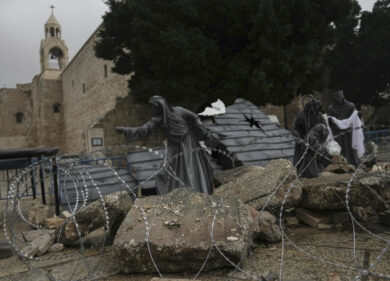 Guerra, colpita anche Betlemme a Natale. Attacchi israeliani in Cisgiordania