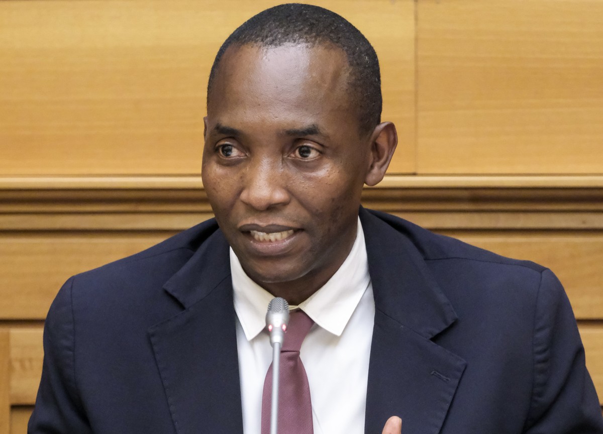 Soumahoro, la dichiarazione dei redditi da 9mila € stona con la sua mega villa Soumahoro, la dichiarazione dei redditi da 9mila € stona con la sua mega villa