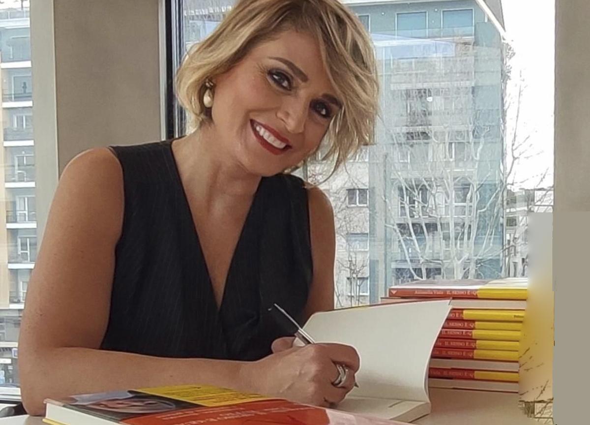 Antonella Viola molestata da un professore: “Se non vieni a trovarmi…” Antonella Viola molestata da un professore: “Se non vieni a trovarmi…”