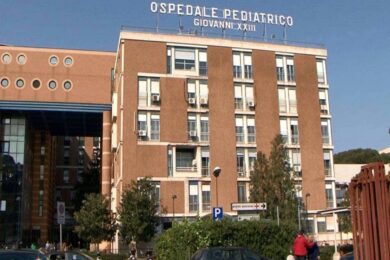 Bari, infermiere dell’ospedale pediatrico aggredito dal padre di una bambina