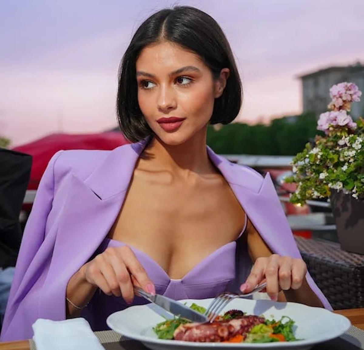 Capodanno 2023: 4,6 mln di italiani al ristorante. Spenderanno 433 mln di euro Capodanno 2023: 4,6 mln di italiani al ristorante. Spenderanno 433 mln di euro