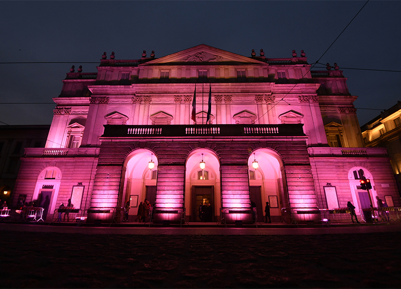 Giro d’Italia: città lombarde si illuminano di rosa e rosso Giro d’Italia: città lombarde si illuminano di rosa e rosso