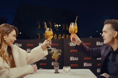 Ilary Blasi intervista “Berlino” al Colosseo: “Du spritz e dos baci”